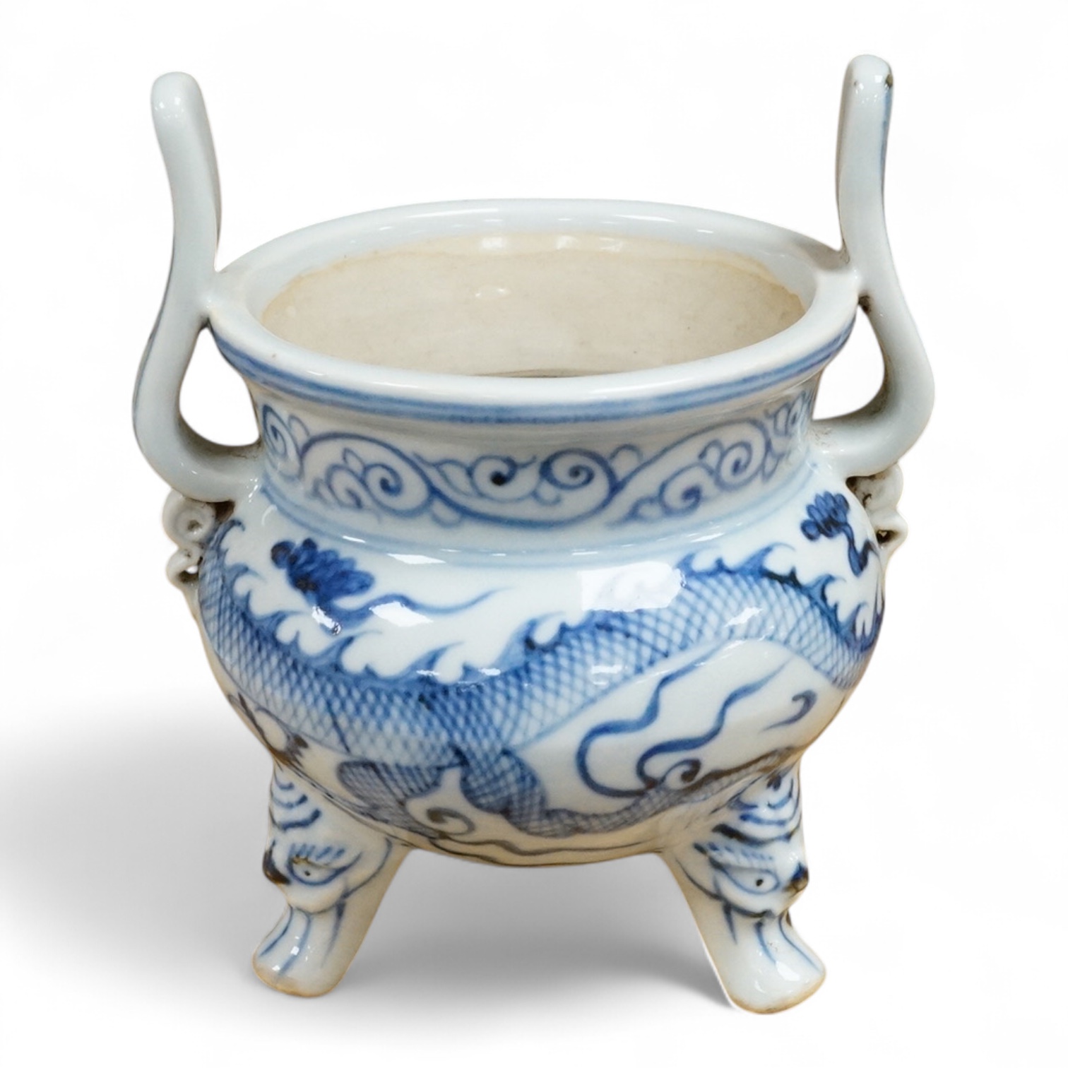 A Chinese blue and white ‘dragon’ censer, 12cm wide